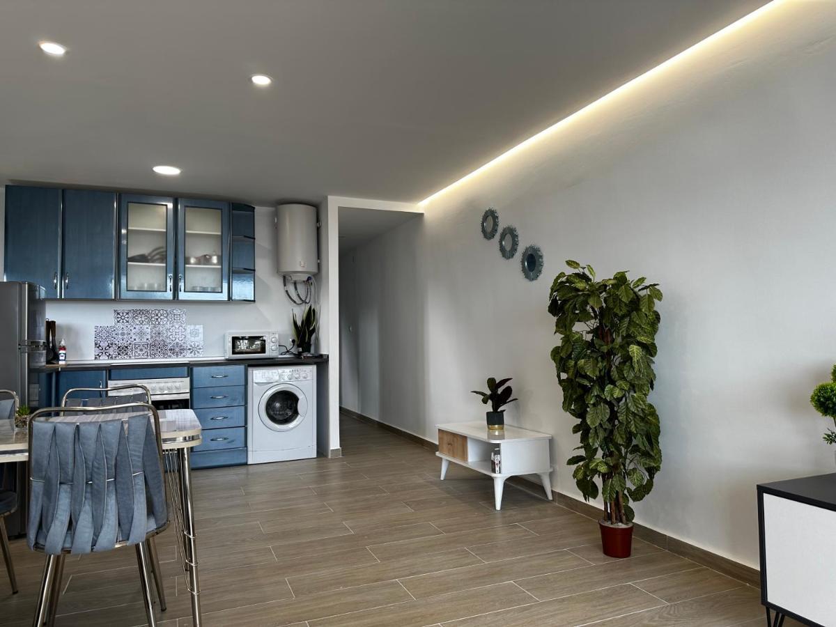 Sweet Apartment *